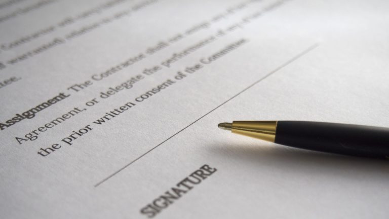 photo showing how to get commercial landscaping contracts